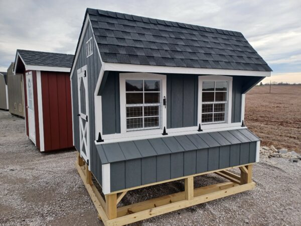 8x8 Quaker Coop