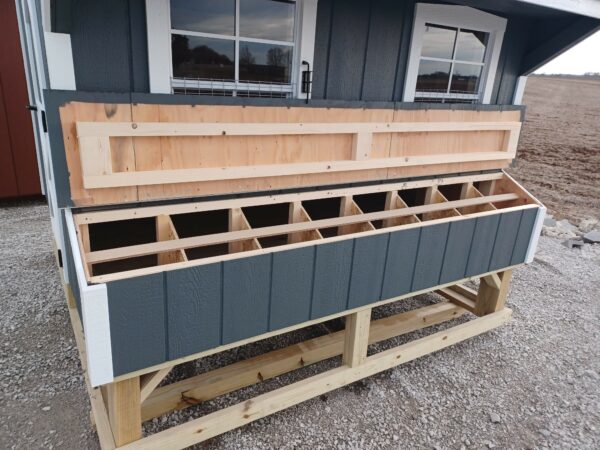 8x8 Quaker Coop