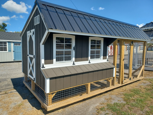 8x8 with 8' roof over run Quaker coop